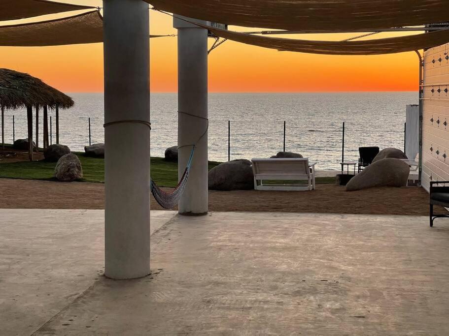 Triton'S Playhouse Beachfront Primo Tapia Extérieur photo