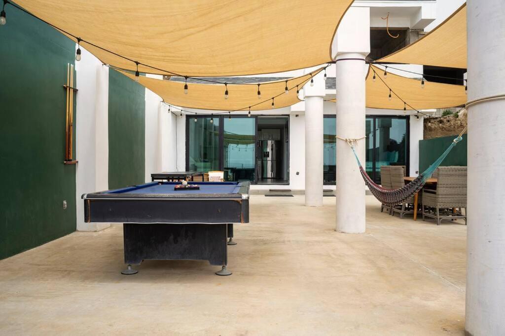 Triton'S Playhouse Beachfront Primo Tapia Extérieur photo