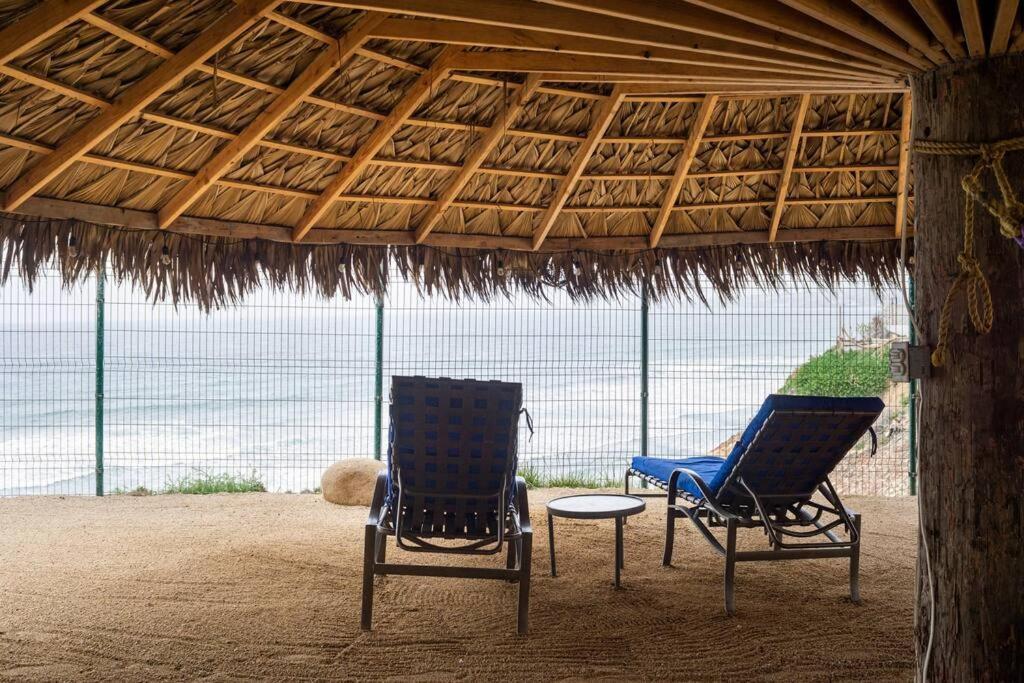 Triton'S Playhouse Beachfront Primo Tapia Extérieur photo